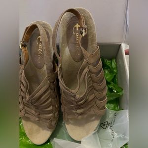 Earthies Saletta Taupe Khaki Suede Knotted Wedge Sandals